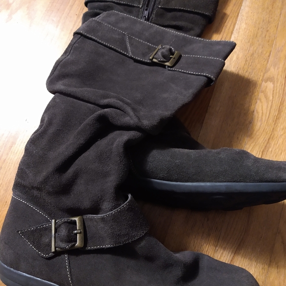 White Mountain Black Suede Winter Boots - Picture 6 of 12